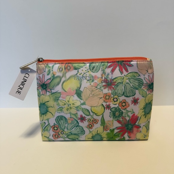 Clinique + Jonathan Cohen Make Up Bag With 8 Piece Make Up Set - Picture 2 of 8